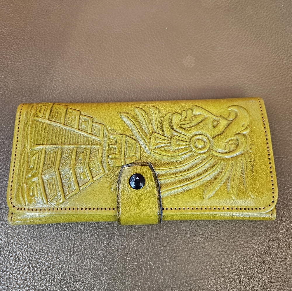 Rare wallet EUC